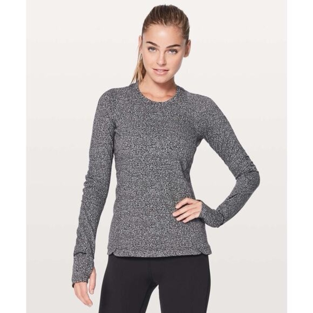 Lululemon Size 6 Heathered Gray Long Sleeve Thumbhole Zip Pocket Top